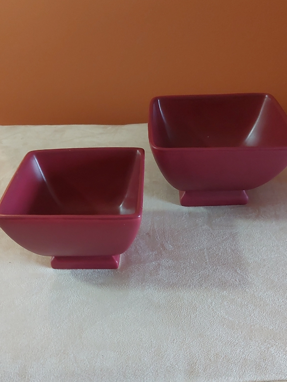 Set of 2 Square Berry-Colored Serving Bowls